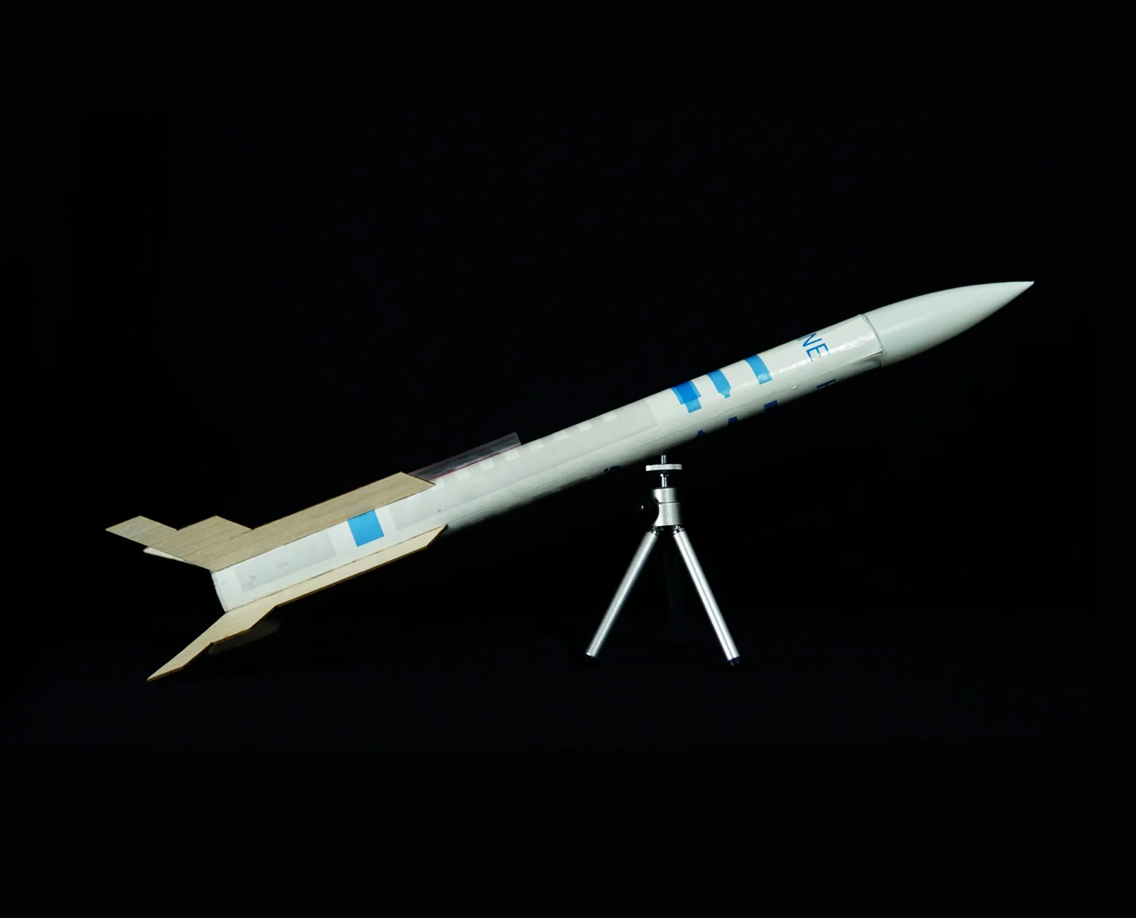 Hurricane Model Rocket Kit - CosmoMart